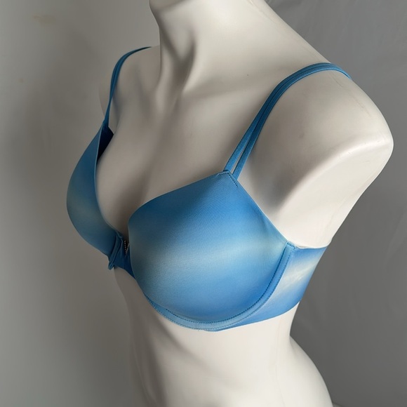 Victoria’s Secret Lined Perfect Coverage bra light blue ombre - Picture 3 of 8